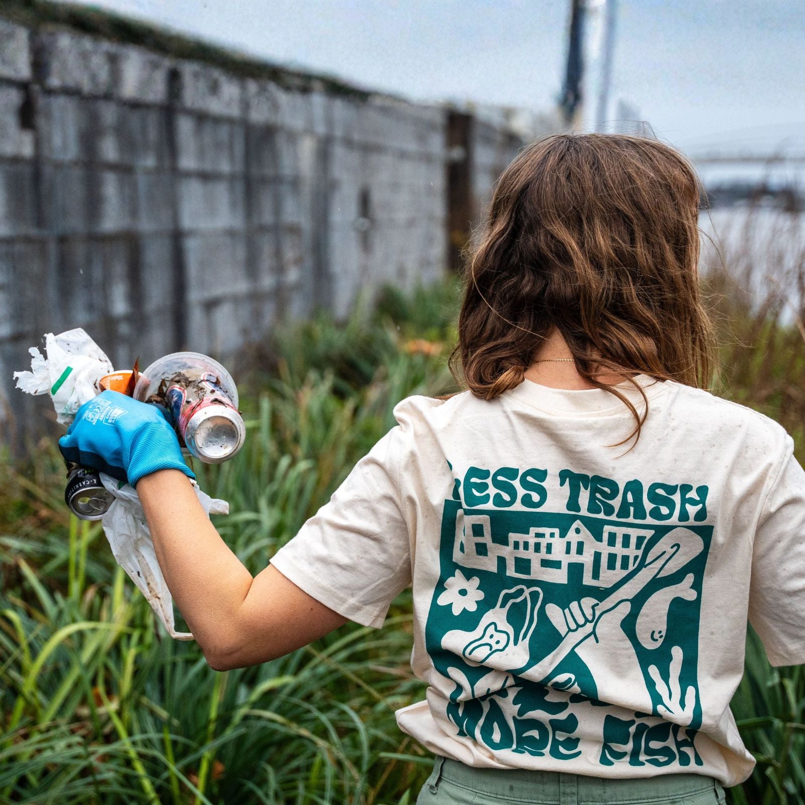 Bambaw x City to Ocean | &quot;Less Trash, More Fish&quot; 100% Katoen T-shirt