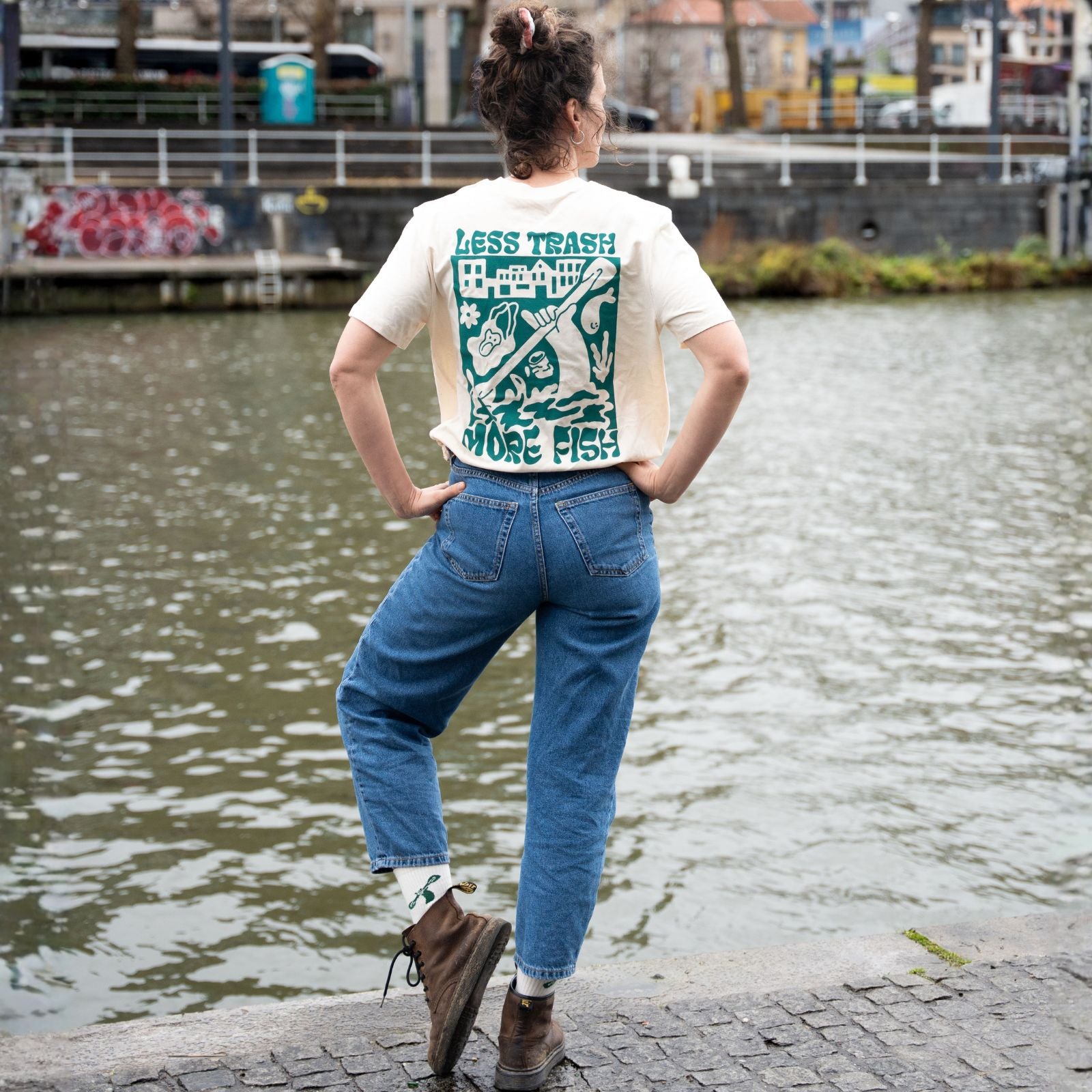 Bambaw x City to Ocean | &quot;Less Trash, More Fish&quot; 100% Katoen T-shirt